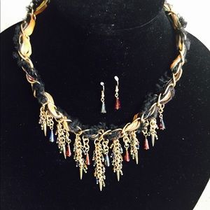 Necklace & earrings set