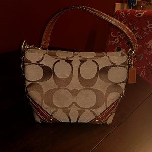 Coach small shoulder bag.
