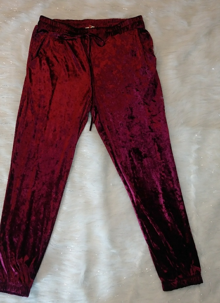 🆕Red Velvet Plussize Joggers