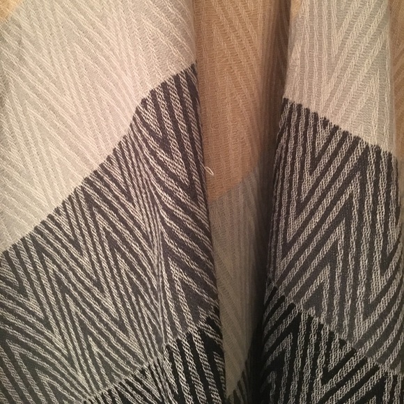 World Market Beige Fringe Poncho - Picture 4 of 4