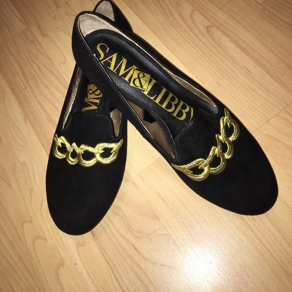 Black and gold chain Sam& Libby flats ⚜️⚜️