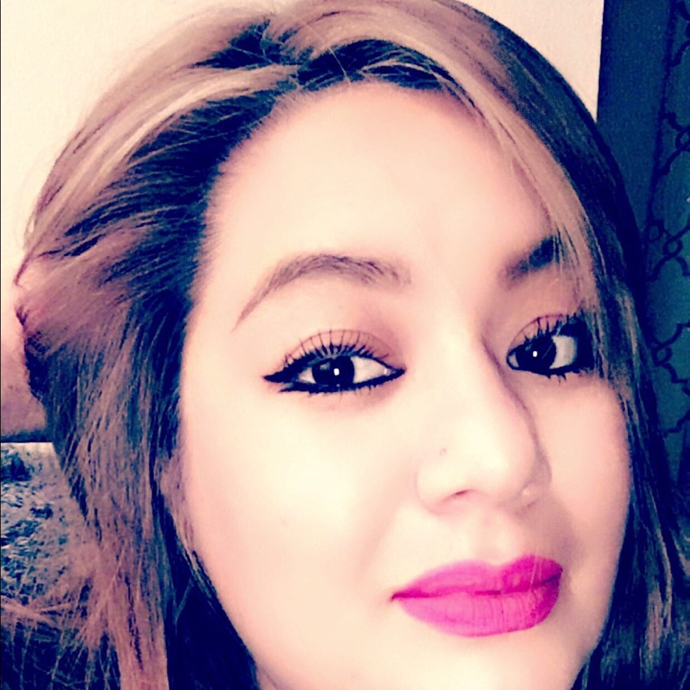 Meet your Posher, Isela