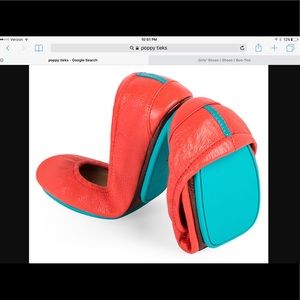 Brand New Poppy Tieks