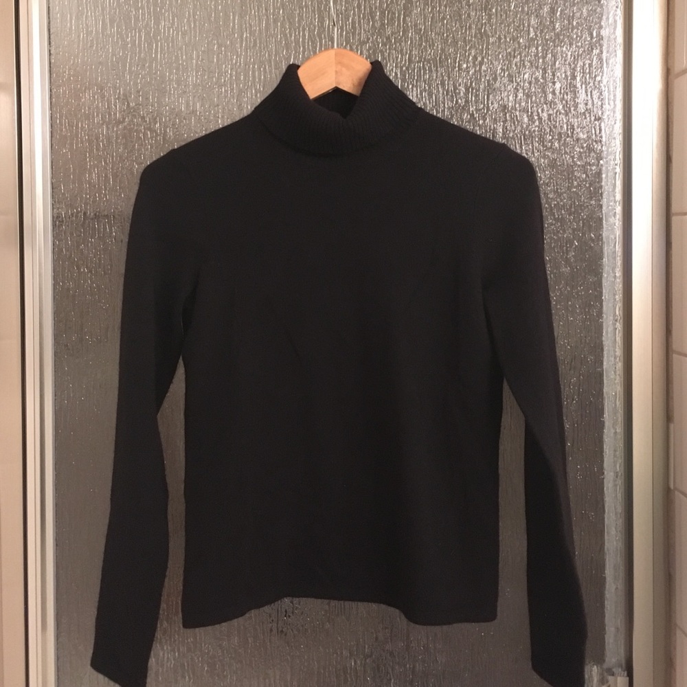 Gorgeous cashmere turtleneck sweater