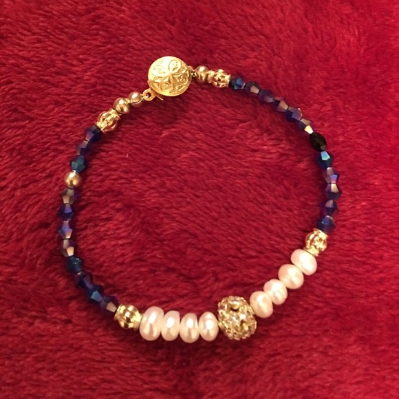 Beaded bracelet. - Picture 1 of 2