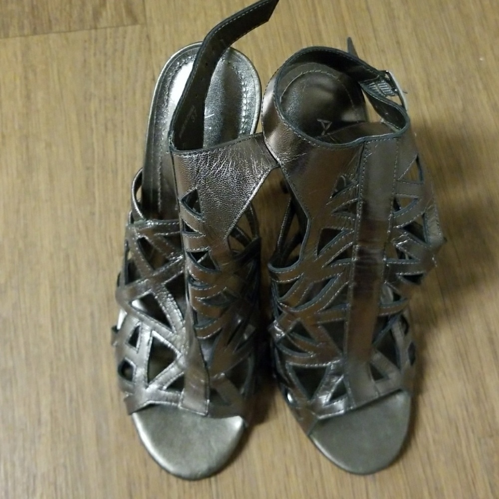 Silver colour Aldo. VIDAURRI-80
