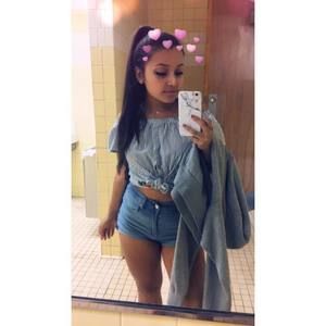 Meet your Posher, Leslie