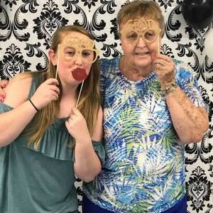 Meet your Posher, Hayley