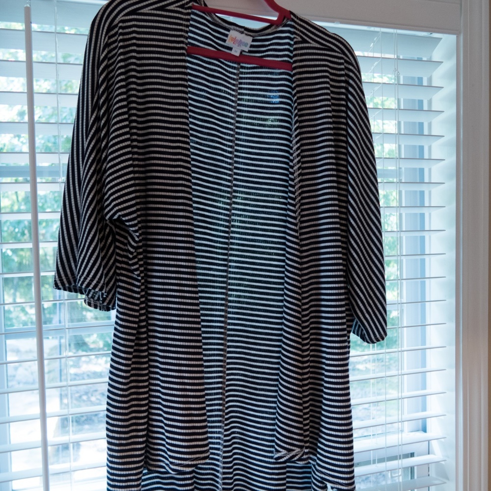 LuLaRoe Lindsay Kimono {M} Dark Navy Stripe