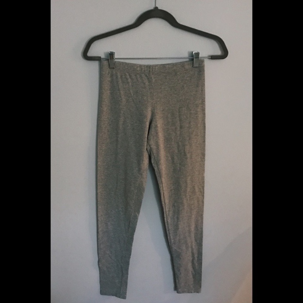 GREY LEGGINGS