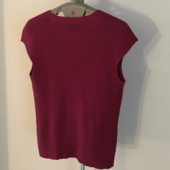 Lord & Taylor Sleeveless V-Neck Sweater Shell - Picture 4 of 7