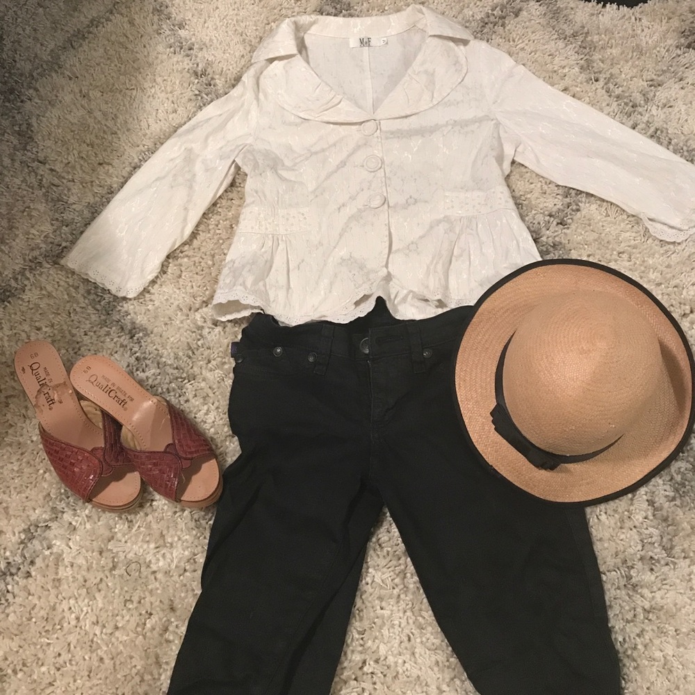 White top/ blouse