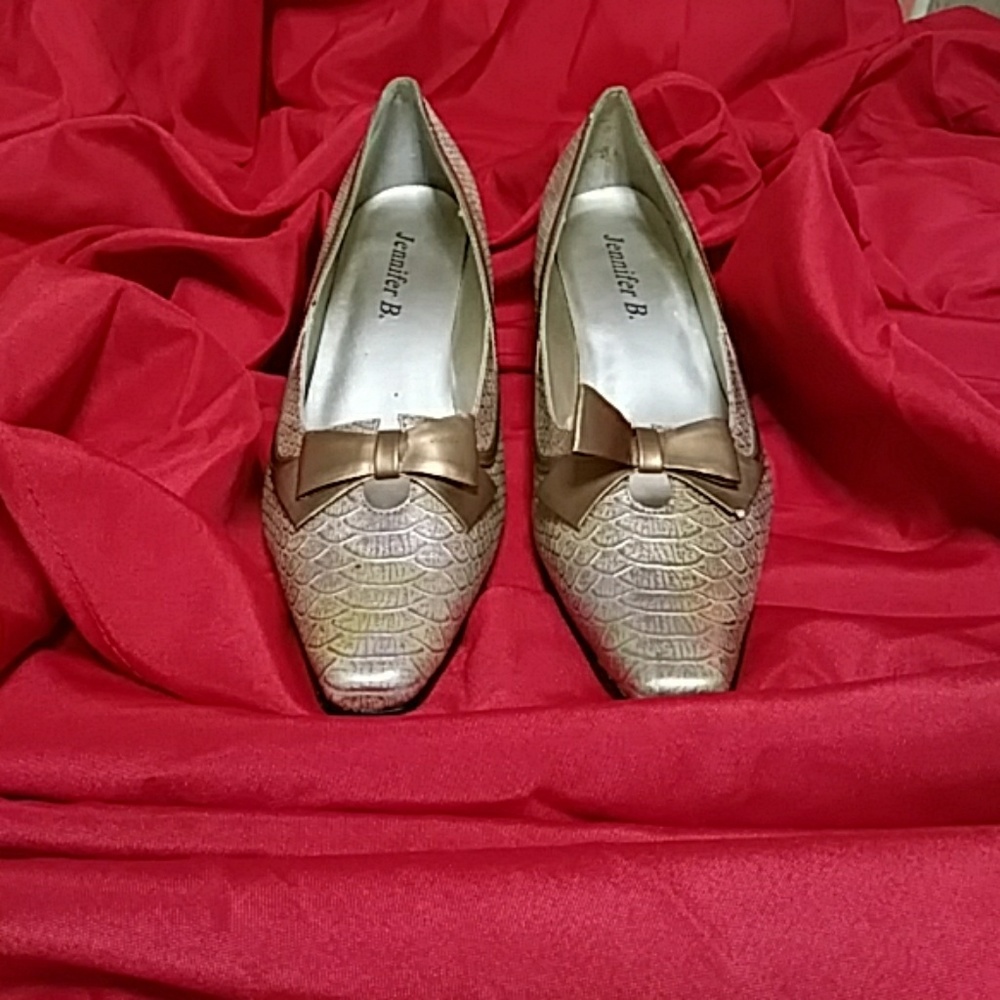 Tan &Gold Sea Shell design shoes,square tips.