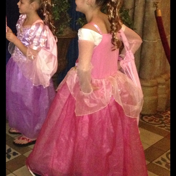 ‼️SOLD‼️On another Site‼️OFFICIAL DISNEY STORE - Picture 4 of 5