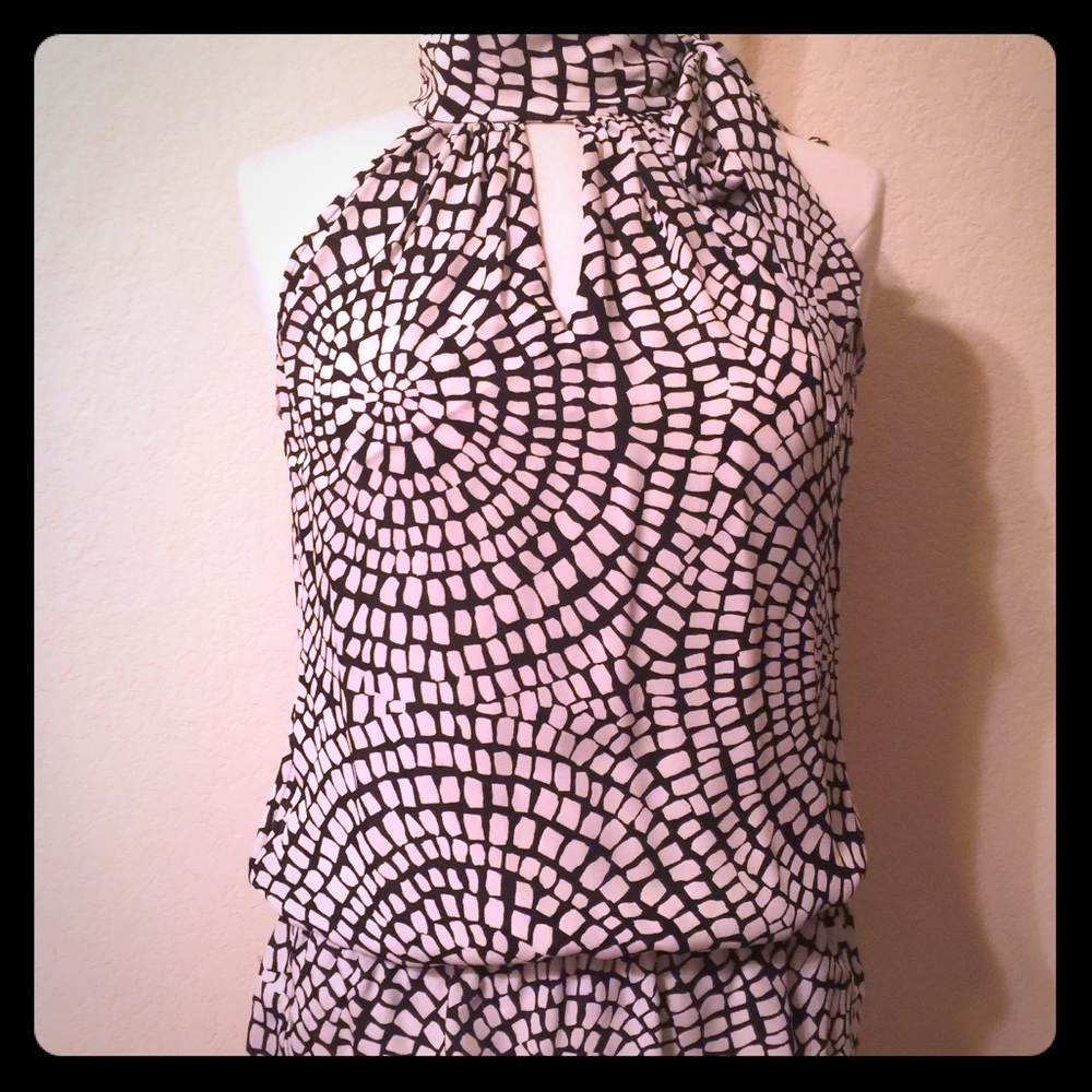 Dressy tank top with elastic waistline