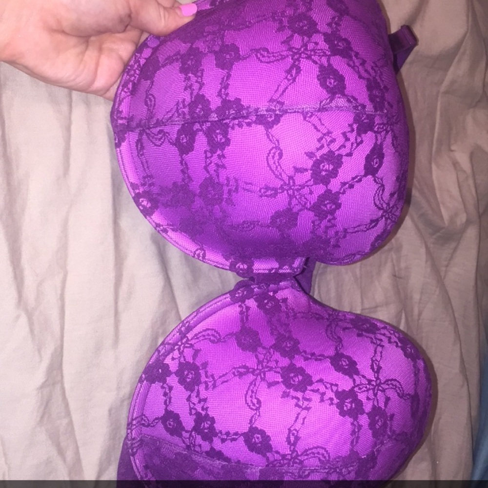 38 DD Victoria secret bra