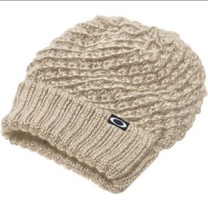 Oakley Riva Cuff Beanie