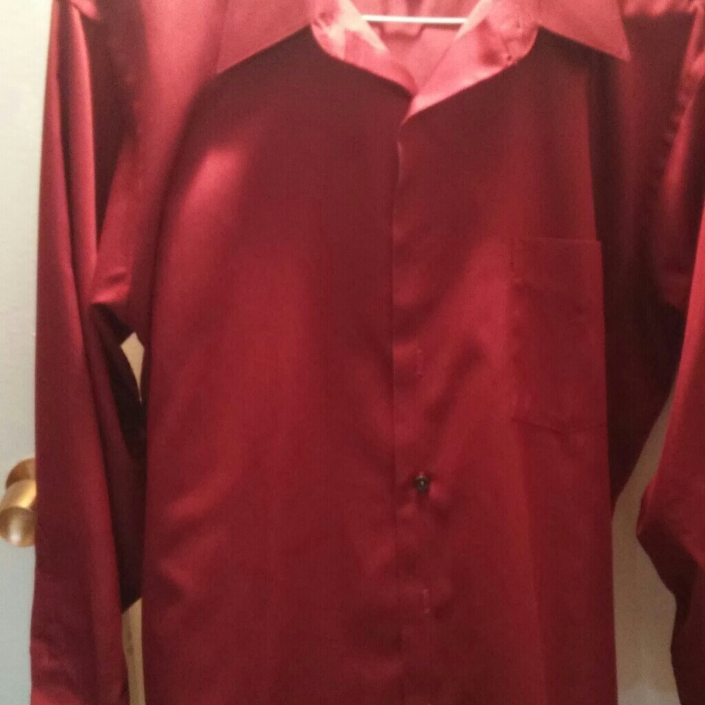 Arrow Santeen, rich burgundy