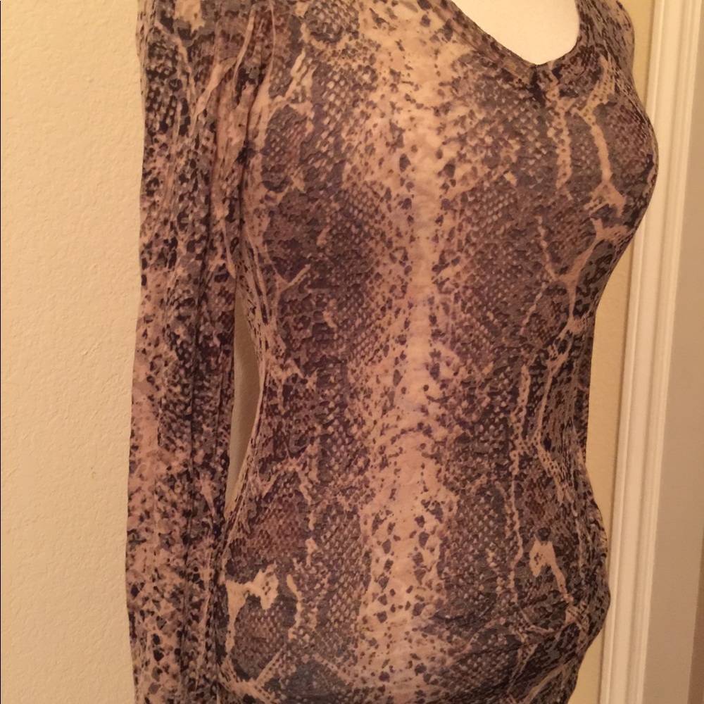 Western Long sleeve v neck tee