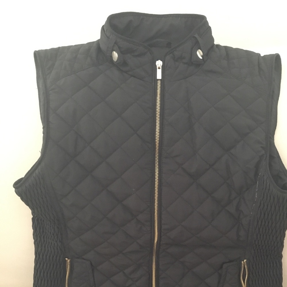 Black quilted vest size S