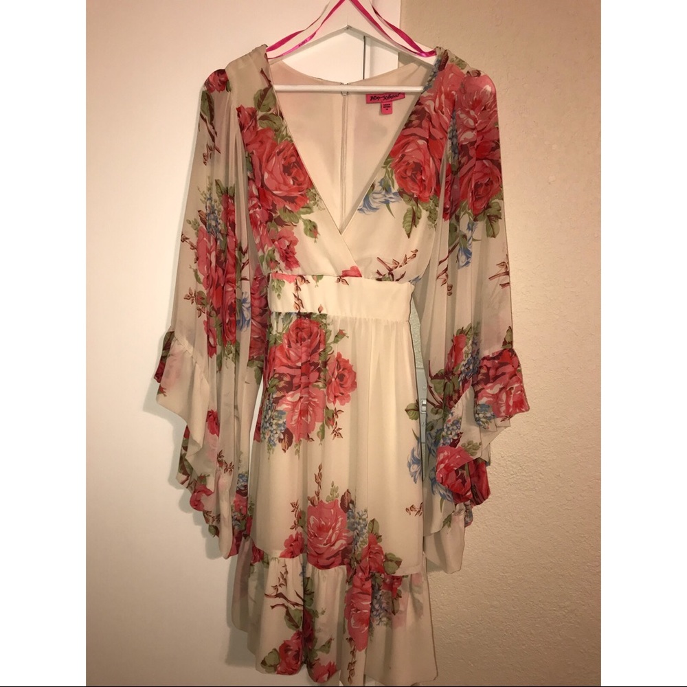 Betsy Johnson dress 👗