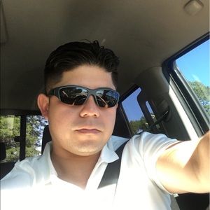 Meet your Posher, Guillermo a.