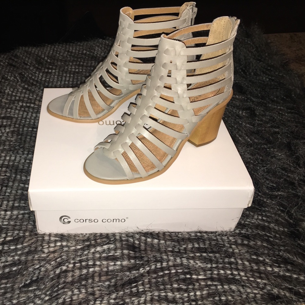 BRAND NEW Corso Como Heels