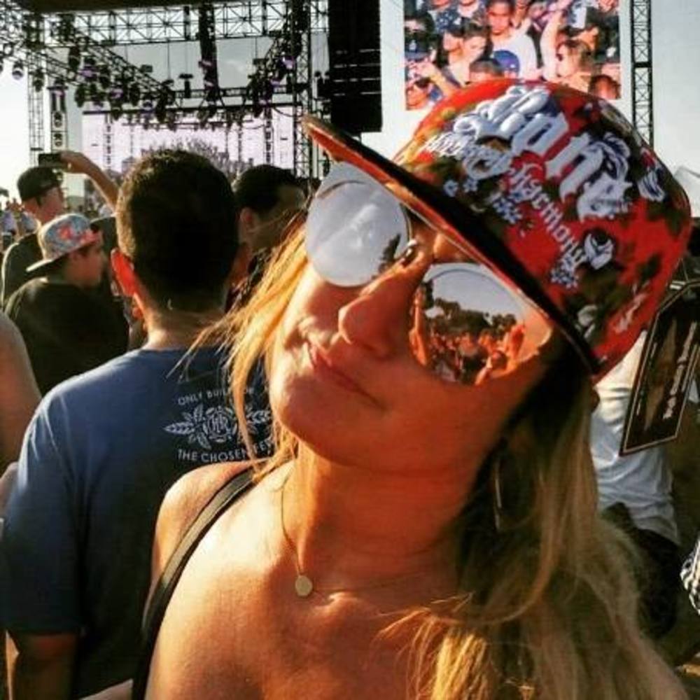 Meet your Posher, Lia