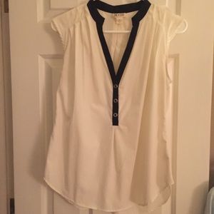 🌟LAST CHANCE🌟 Converse cream blouse