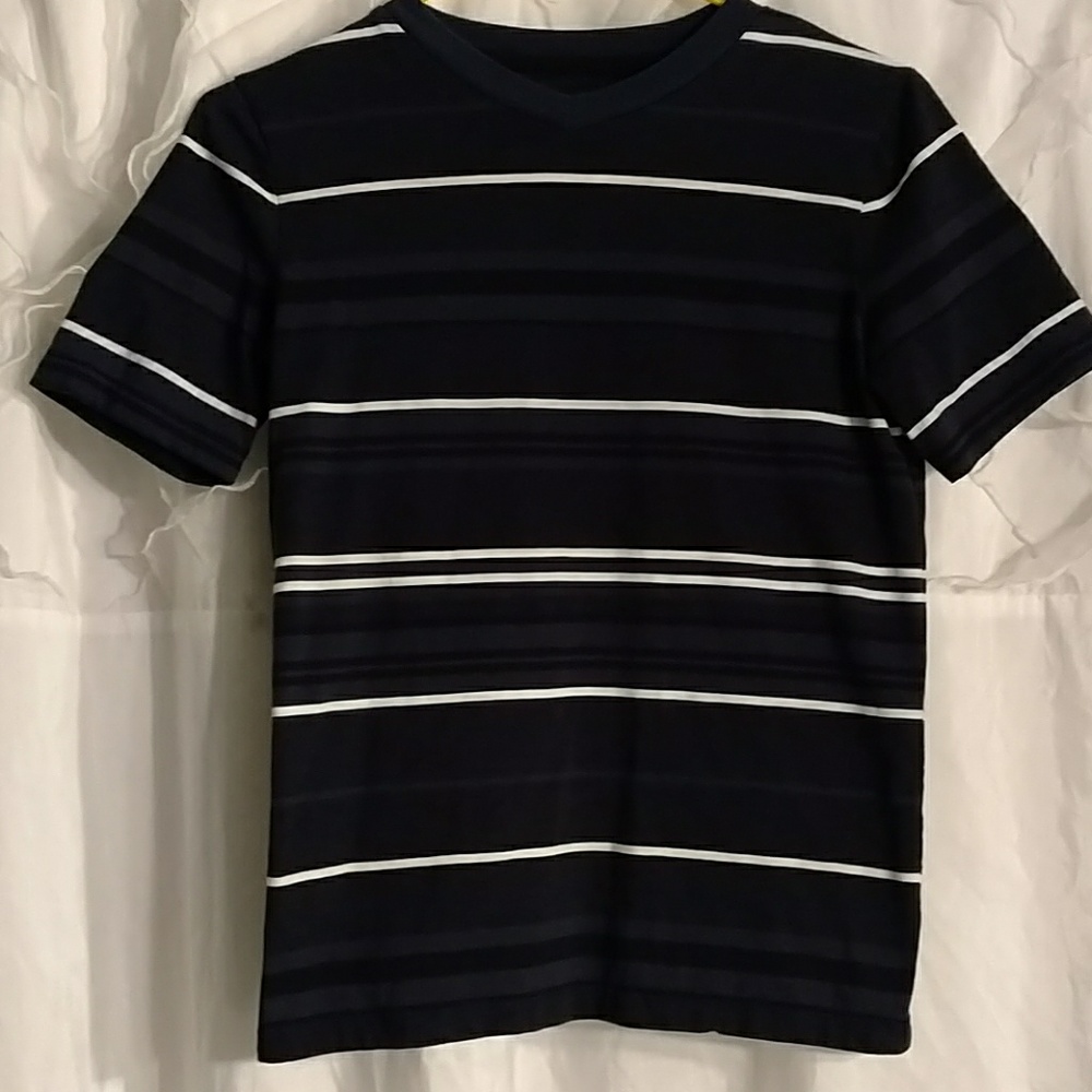 Hawk shirt sleeve v-neck