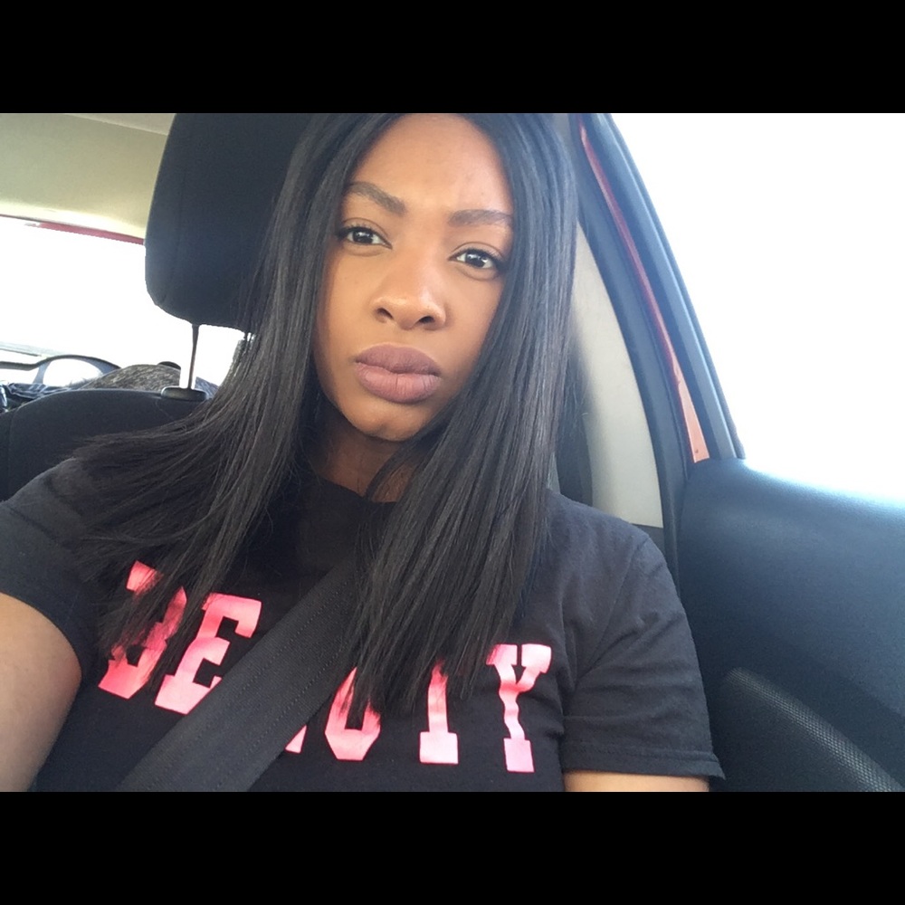 Meet your Posher, Monique