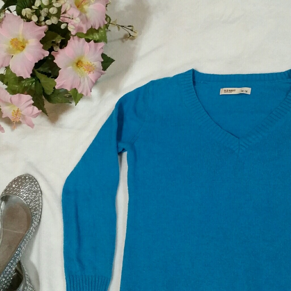 Beautiful Blue Old Navy Sweater