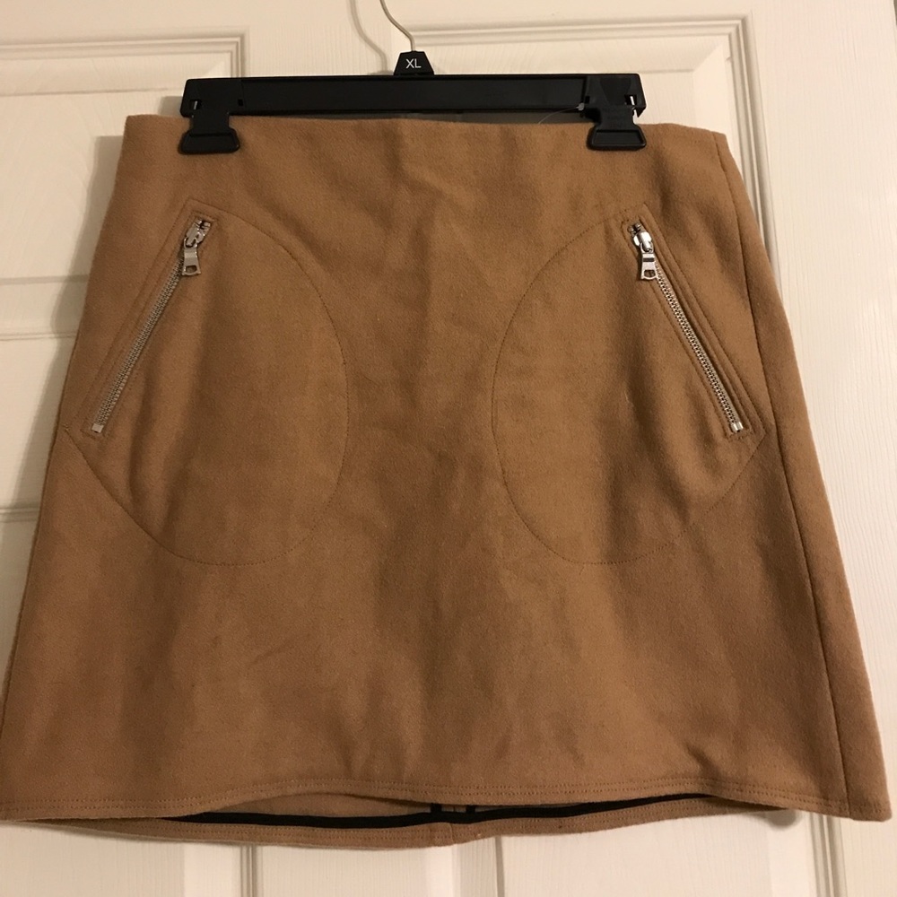 GAP skirt