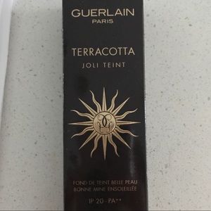 Beautifying Foundation TERRACOTA JOLI TEINT