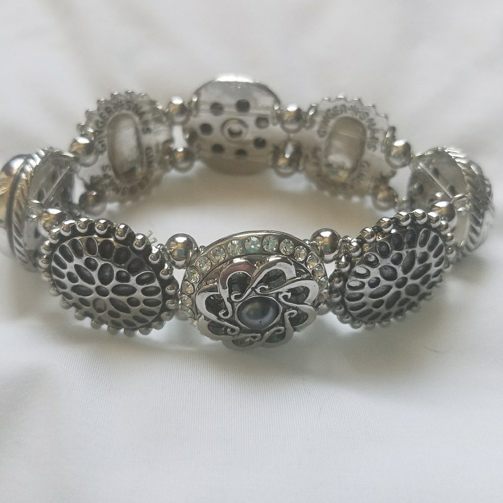 Hallmark buttons bracelet