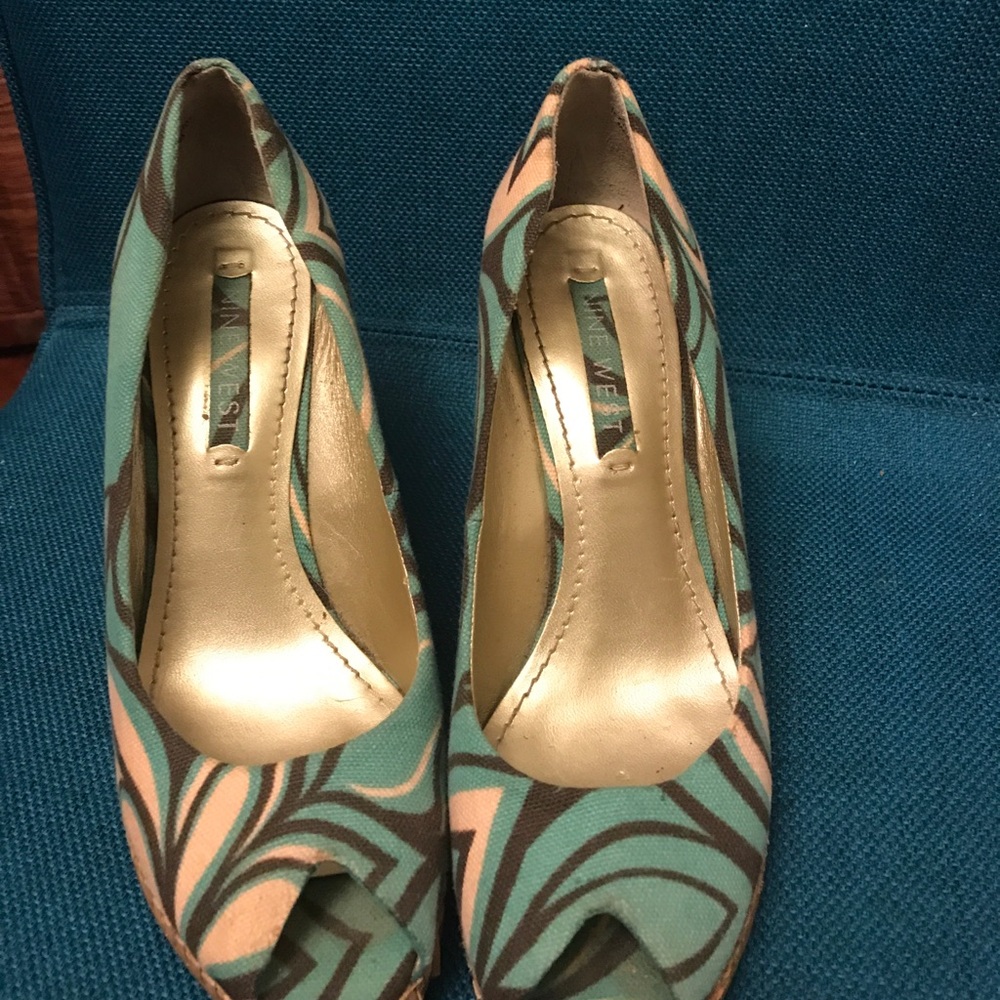 Peep toe wedge - Picture 2 of 4