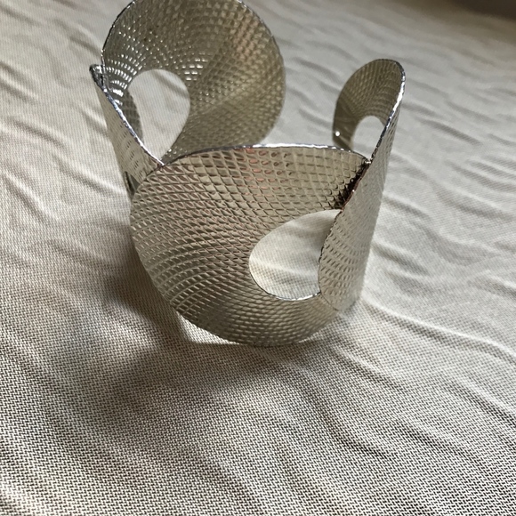 Silver Cuff - Picture 2 of 4