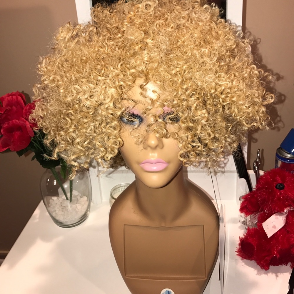 Curly Afro like wig