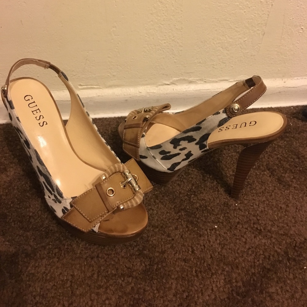 Like New Guess sling back