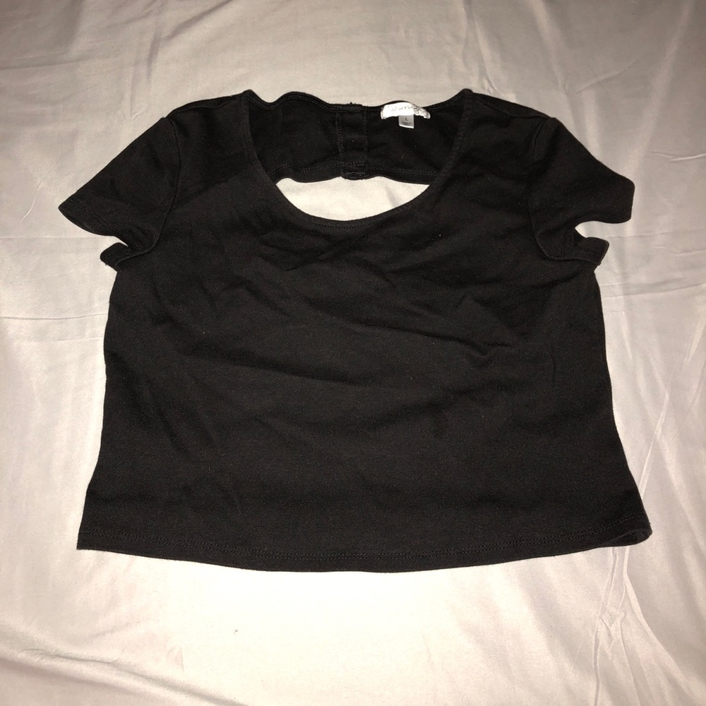 black crop top