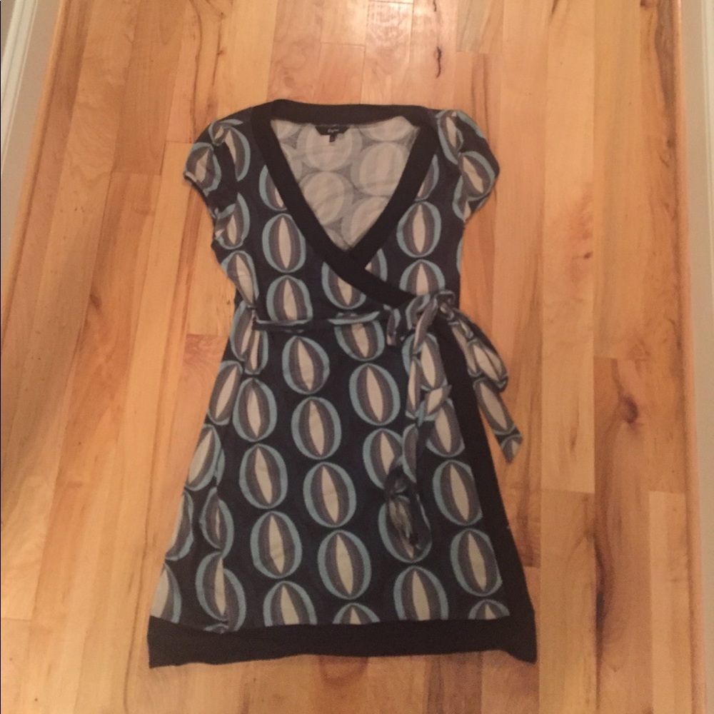 graphic print knit cap-sleeve wrap dress