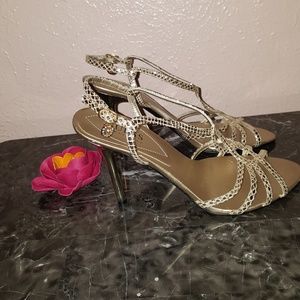 Guess size 6 1/2 brand new