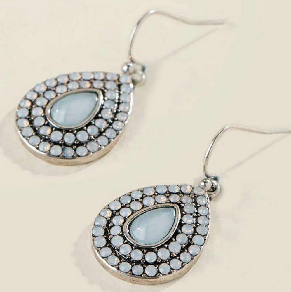SOLD BUNDLE + Francesca's Necklace and Earrings