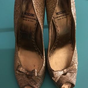 Moschino gold pumps Moschino gold pumps