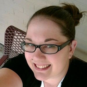 Meet your Posher, Adriana