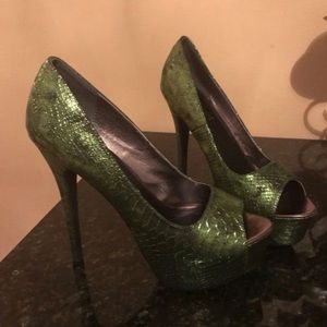 Metallic Green pumps size 9