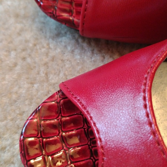 Red Pumps with Ankle Straps - Picture 7 of 7