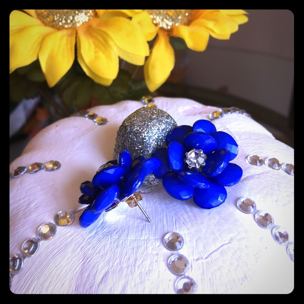 Royal Flowered Earrings