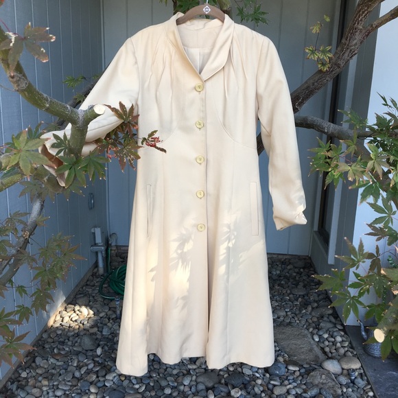 🍃🌸Beautiful Vintage Trench Coat🌸🍃 - Picture 2 of 7