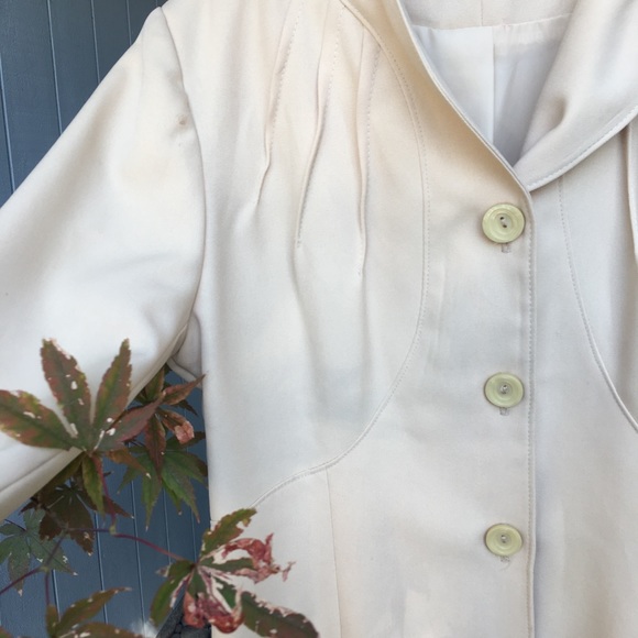 🍃🌸Beautiful Vintage Trench Coat🌸🍃 - Picture 4 of 7